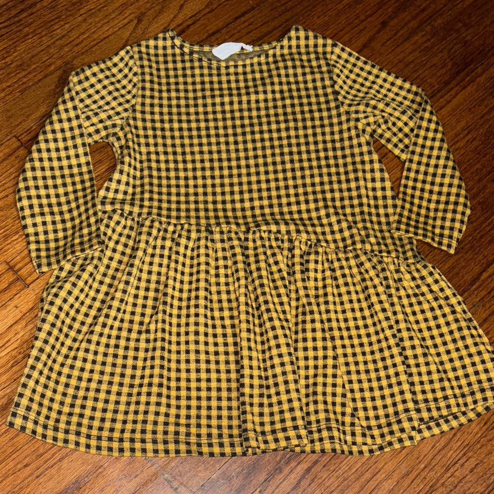 Zara Kids Yellow and Black Plaid Dress
Warm fabric long sleeve